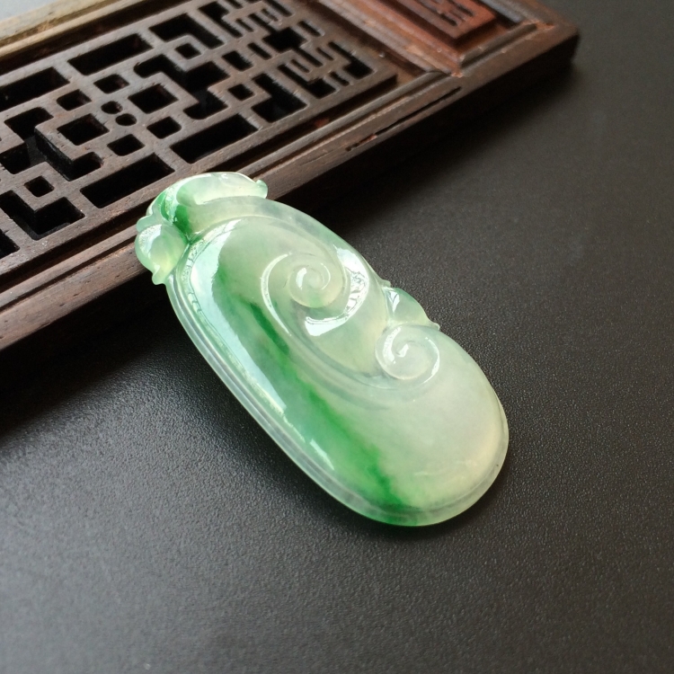 (超值推荐)冰种飘翠如意挂件