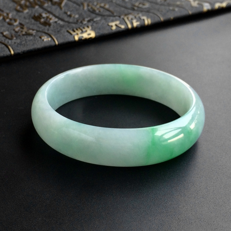 (超值推荐)糯冰种飘翠贵妃镯(55mm-48.8mm)