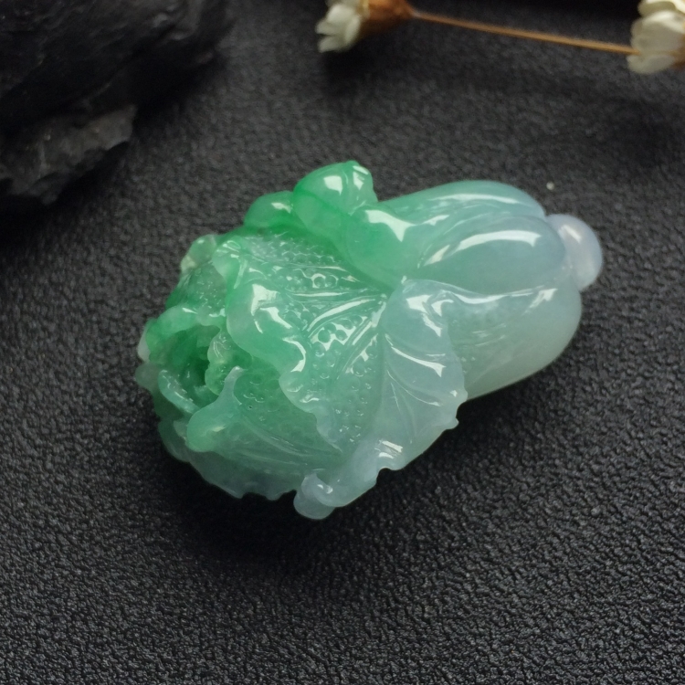 （超值推荐）糯冰种飘花白菜挂件
