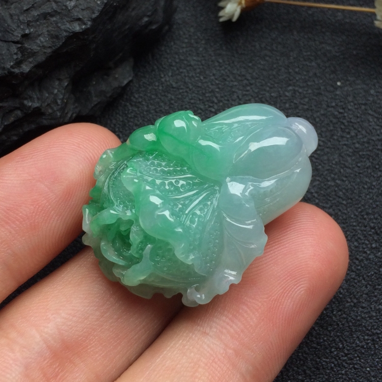 （超值推荐）糯冰种飘花白菜挂件