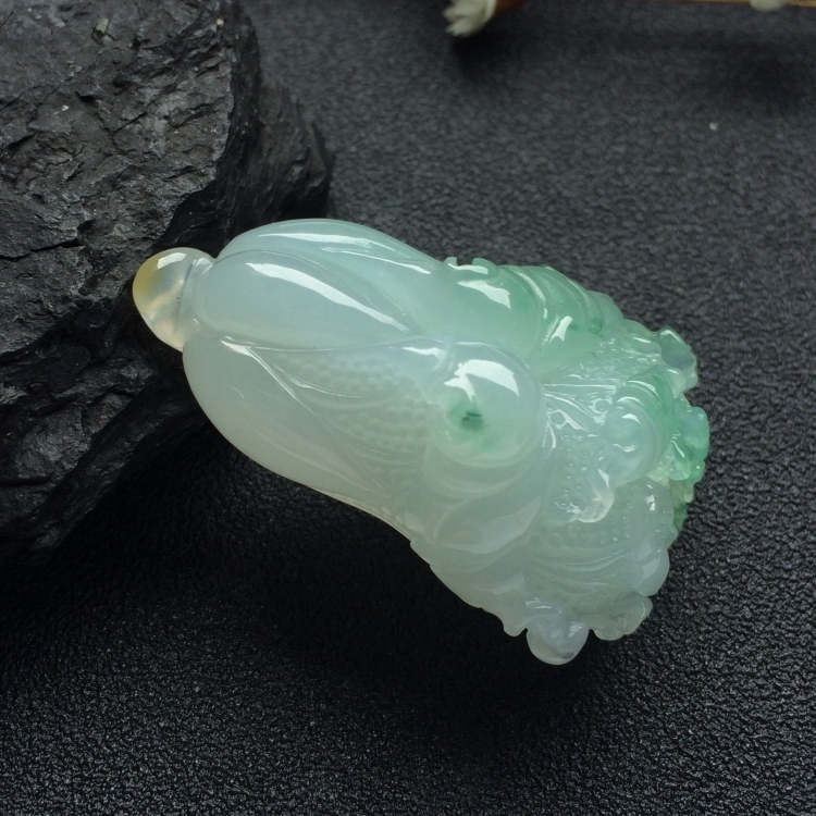 （超值推荐）糯冰种飘花白菜挂件