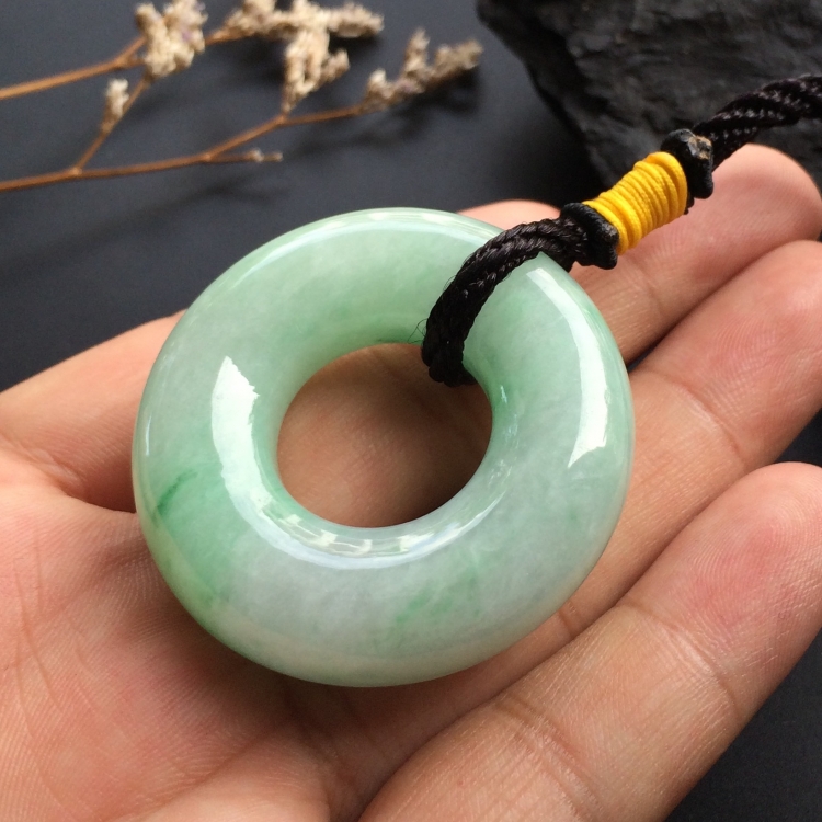 （超值推荐）糯冰种飘花平安环挂件