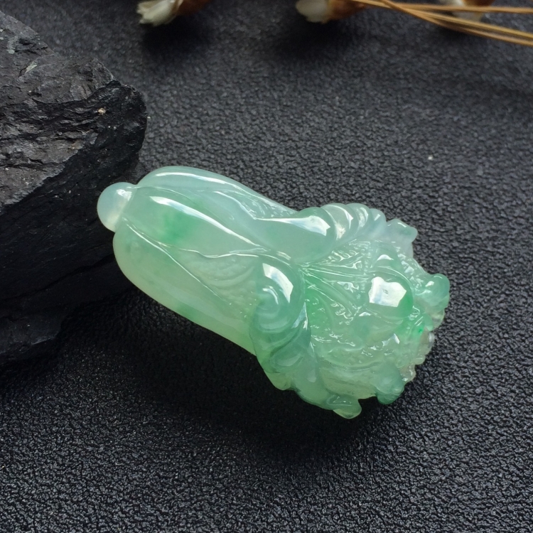 （超值推荐）糯冰种飘花白菜挂件