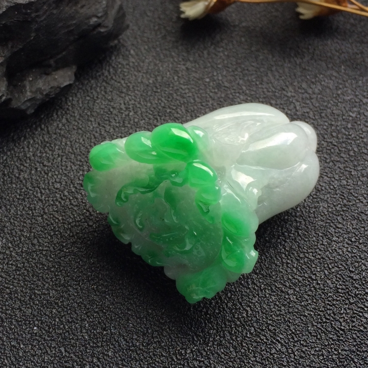 （超值推荐）糯冰种飘翠白菜挂件