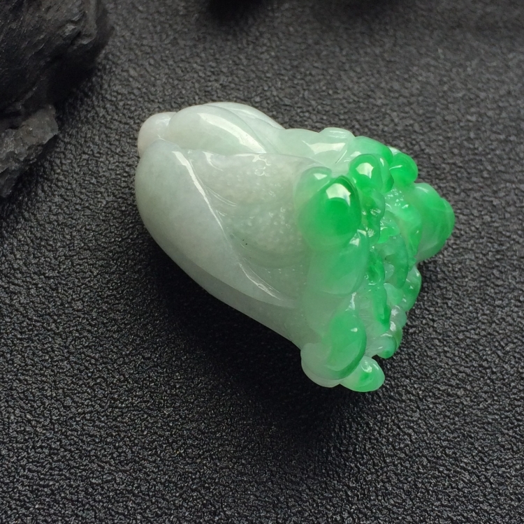 （超值推荐）糯冰种飘翠白菜挂件