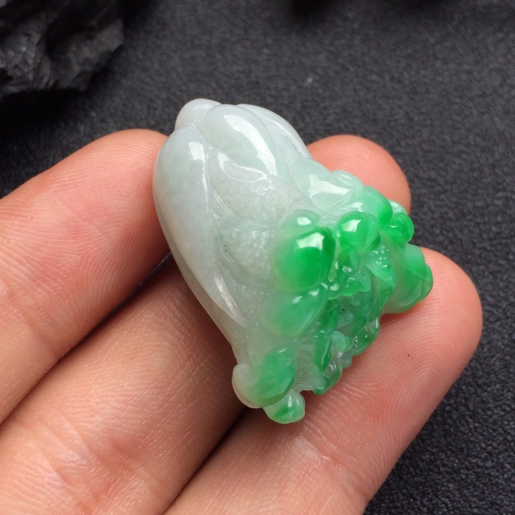（超值推荐）糯冰种飘翠白菜挂件