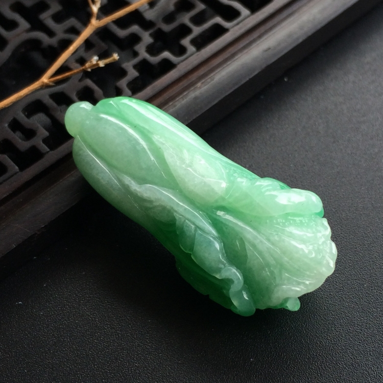 （超值推荐）糯冰种飘翠白菜挂件