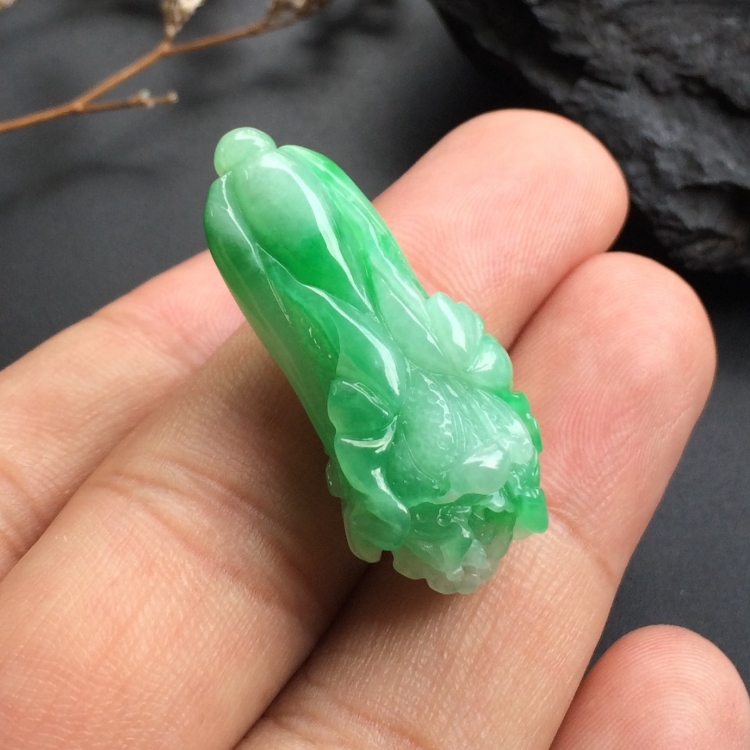 （超值推荐）糯冰种飘翠白菜挂件