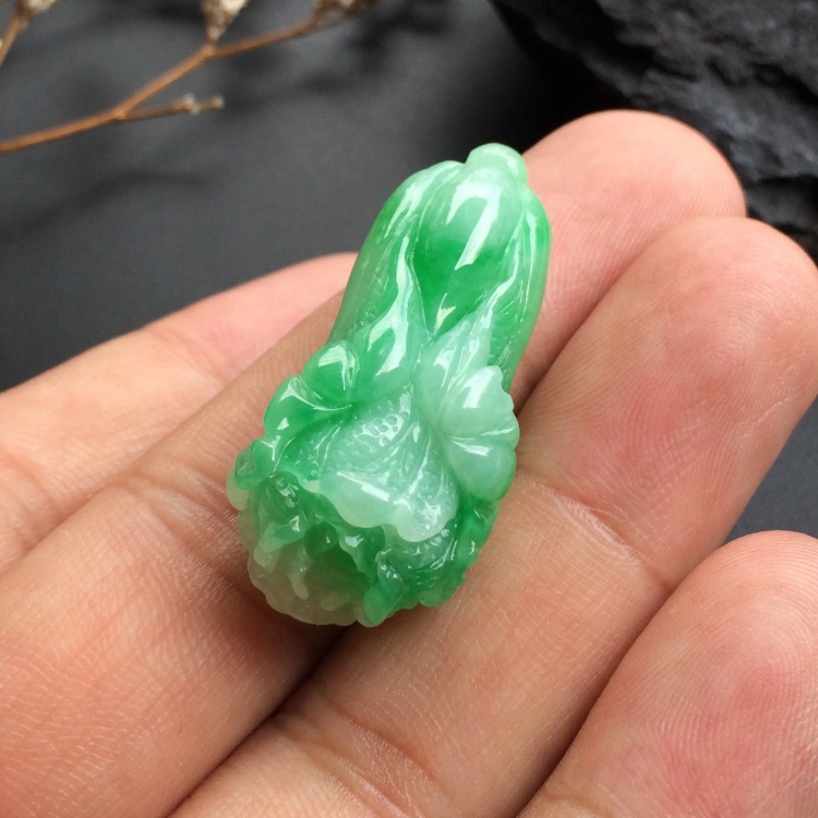 （超值推荐）糯冰种飘翠白菜挂件