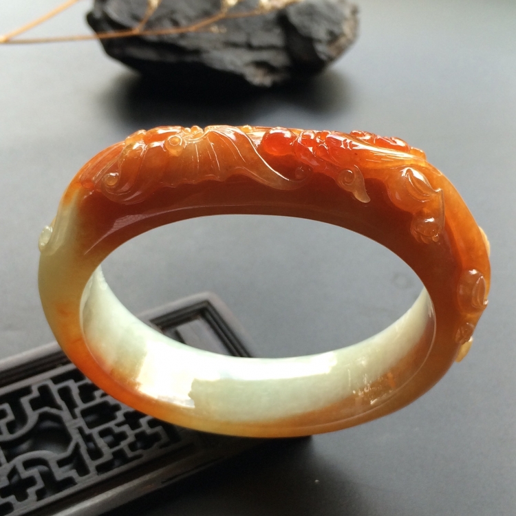 （超值推荐）糯冰种红黄翡福寿如意雕花贵妃镯（57.5mm-47.6mm）