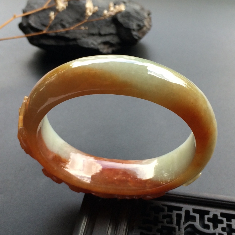 （超值推荐）糯冰种红黄翡福寿如意雕花贵妃镯（57.5mm-47.6mm）