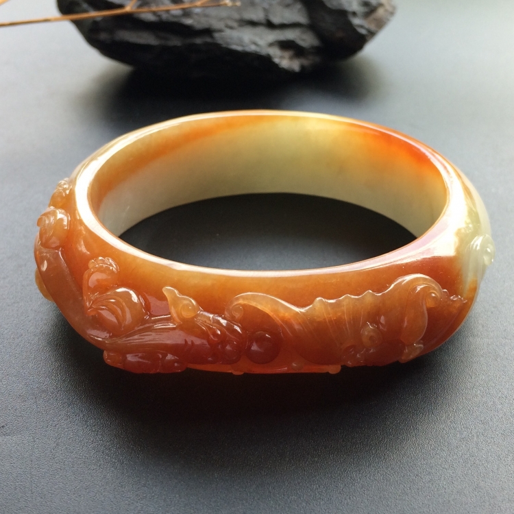 （超值推荐）糯冰种红黄翡福寿如意雕花贵妃镯（57.5mm-47.6mm）