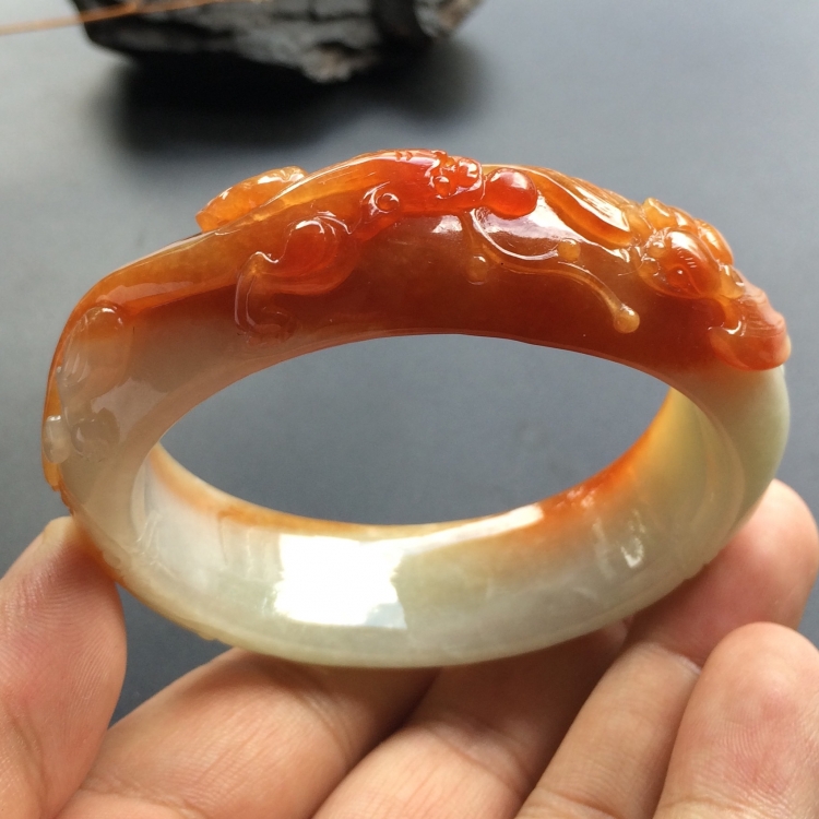 （超值推荐）糯冰种红黄翡福寿如意雕花贵妃镯（57.5mm-47.6mm）