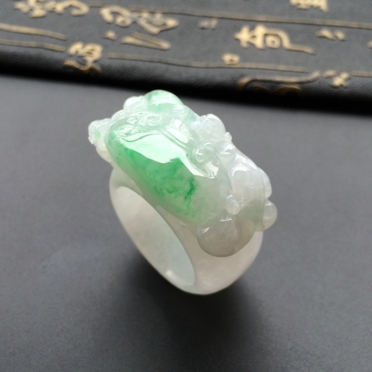 (超值推荐)糯冰种飘翠如意指环