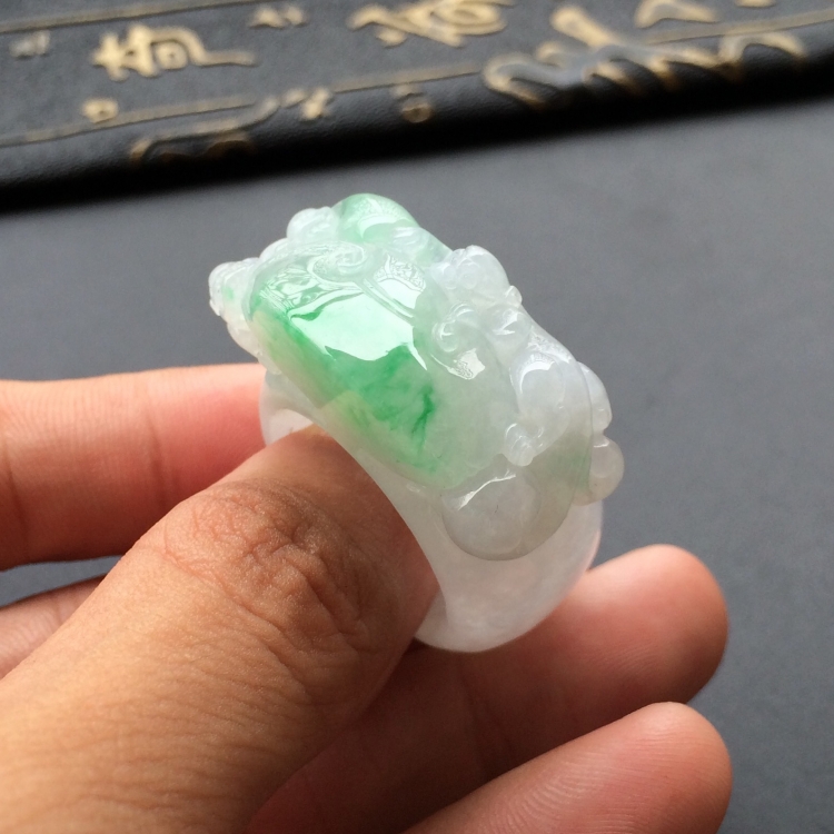 (超值推荐)糯冰种飘翠如意指环