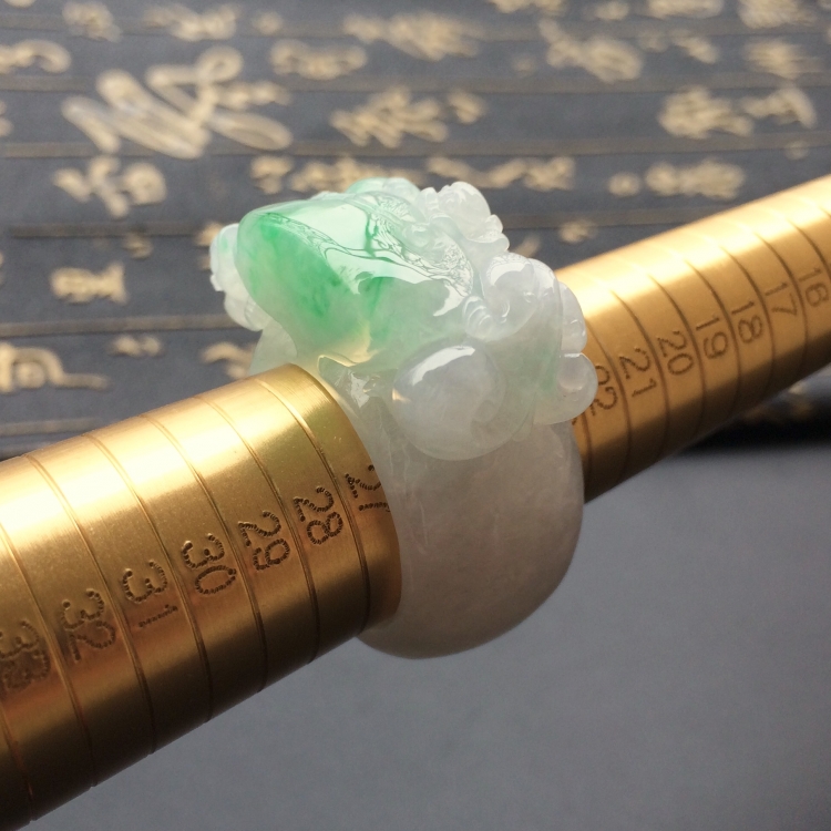 (超值推荐)糯冰种飘翠如意指环