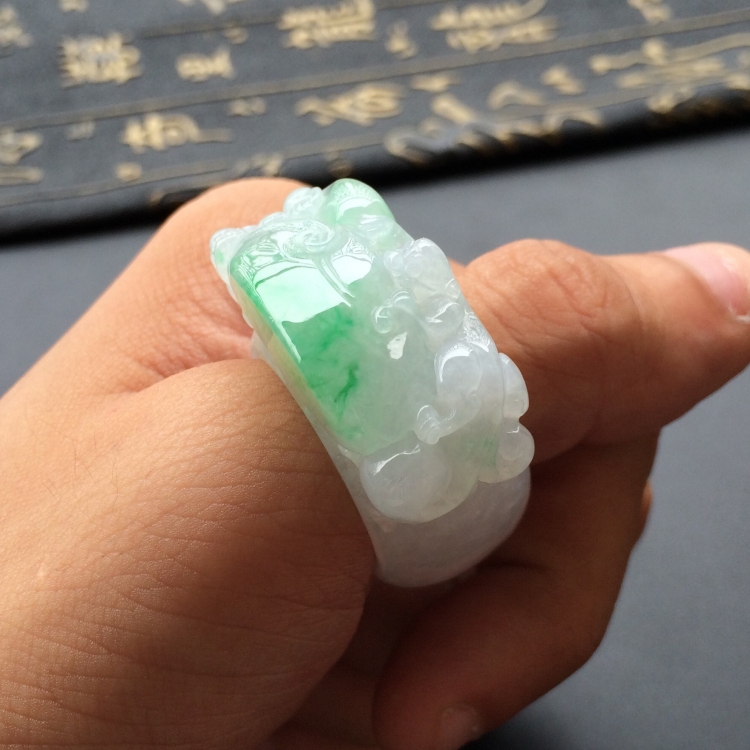 (超值推荐)糯冰种飘翠如意指环