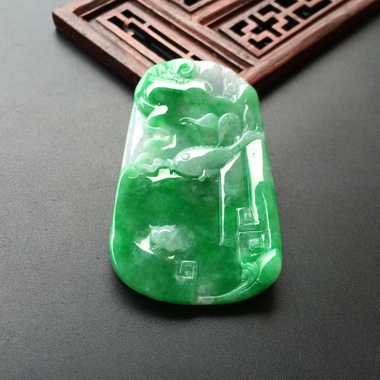 (超值推荐)糯冰种飘阳绿年年有余挂件