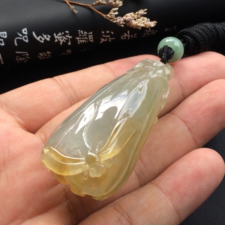 （超值推荐）冰种淡黄翡玉兰花挂件