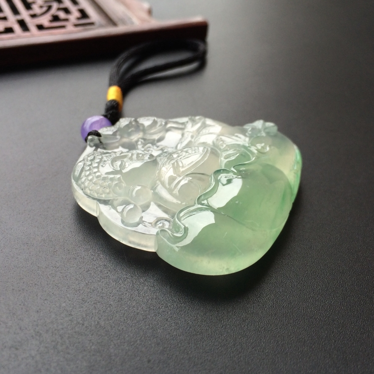 (超值推荐)冰玻种略飘翠宝宝佛挂件