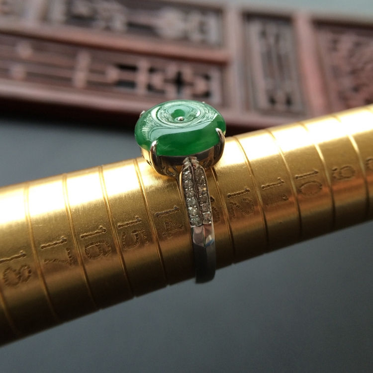 (超值推荐)冰种深绿镶白金钻石平安扣戒指
