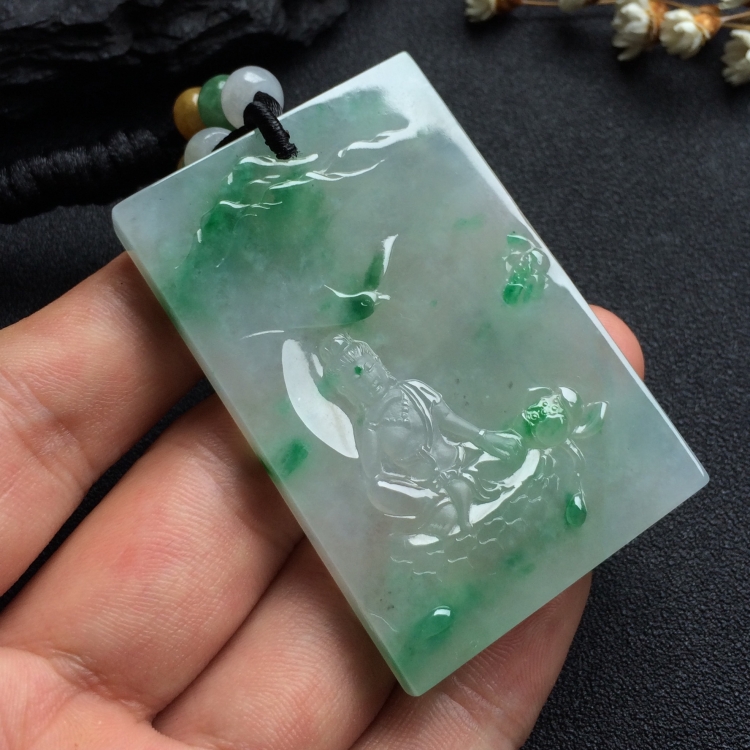 （超值推荐）（玉雕名家高松峰作品）冰种飘绿花观音挂件