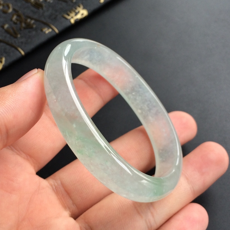 (超值推荐)冰种晴水略飘翠贵妃镯(53.8mm-43.8mm)