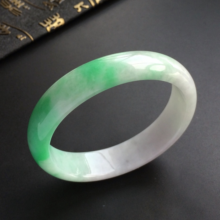 (超值推荐)糯冰种飘翠贵妃镯(58mm-50.2mm)