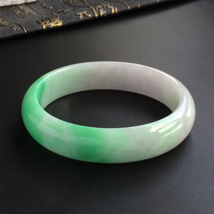 (超值推荐)糯冰种飘翠贵妃镯(58mm-50.2mm)