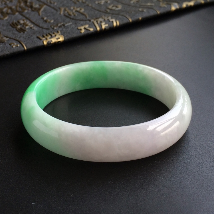 (超值推荐)糯冰种飘翠贵妃镯(58mm-50.2mm)