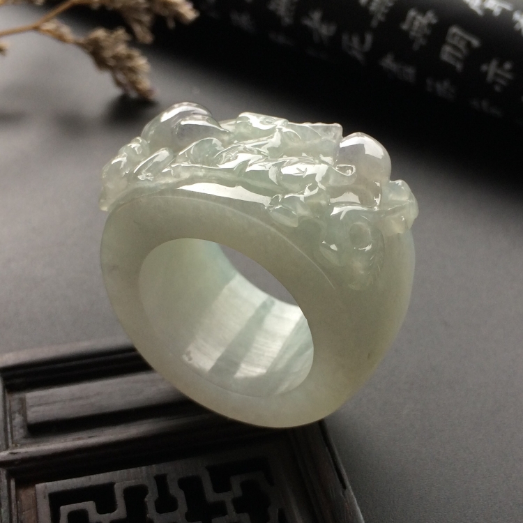 （超值推荐）糯冰种晴水略飘紫罗兰福禄寿扳指