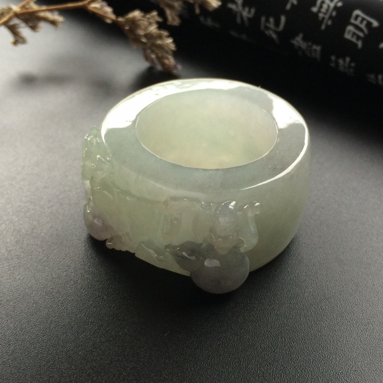 （超值推荐）糯冰种晴水略飘紫罗兰福禄寿扳指