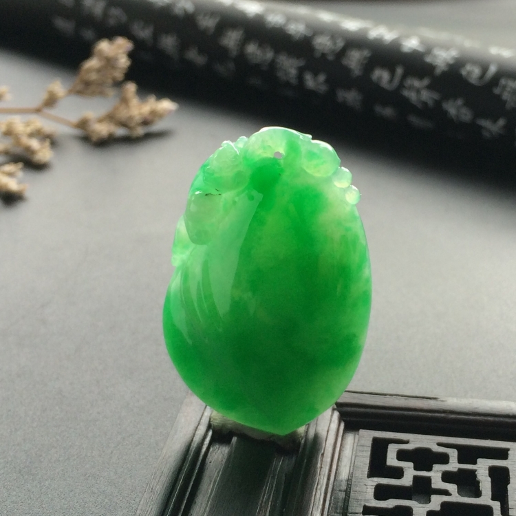 （超值推荐）糯冰种翠色福瓜挂件