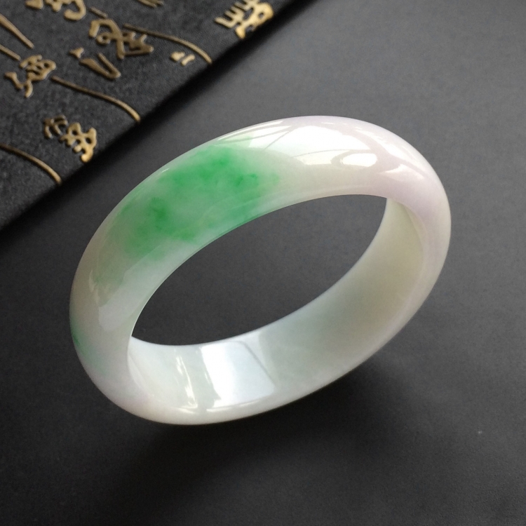 (超值推荐)糯冰种淡春带彩贵妃镯(54mm-48mm)