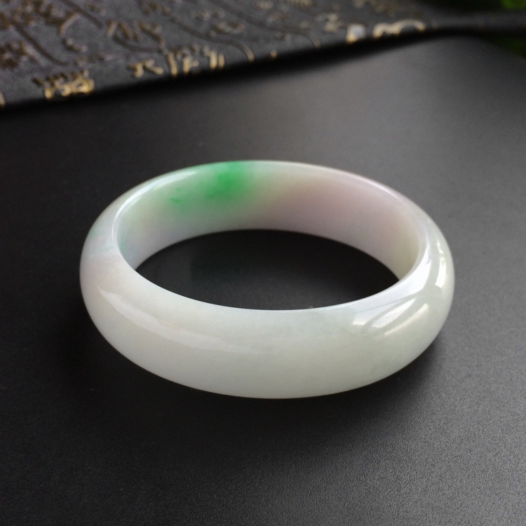 (超值推荐)糯冰种淡春带彩贵妃镯(54mm-48mm)