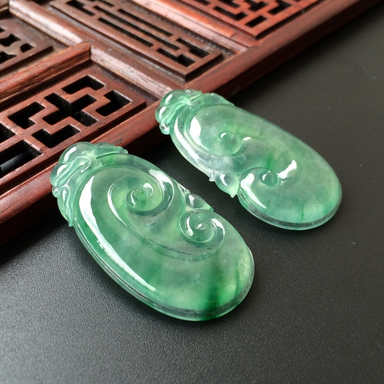(超值推荐)冰种飘绿花如意挂件一对走