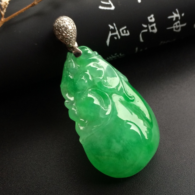 （超值推荐）糯冰种飘翠福瓜挂件