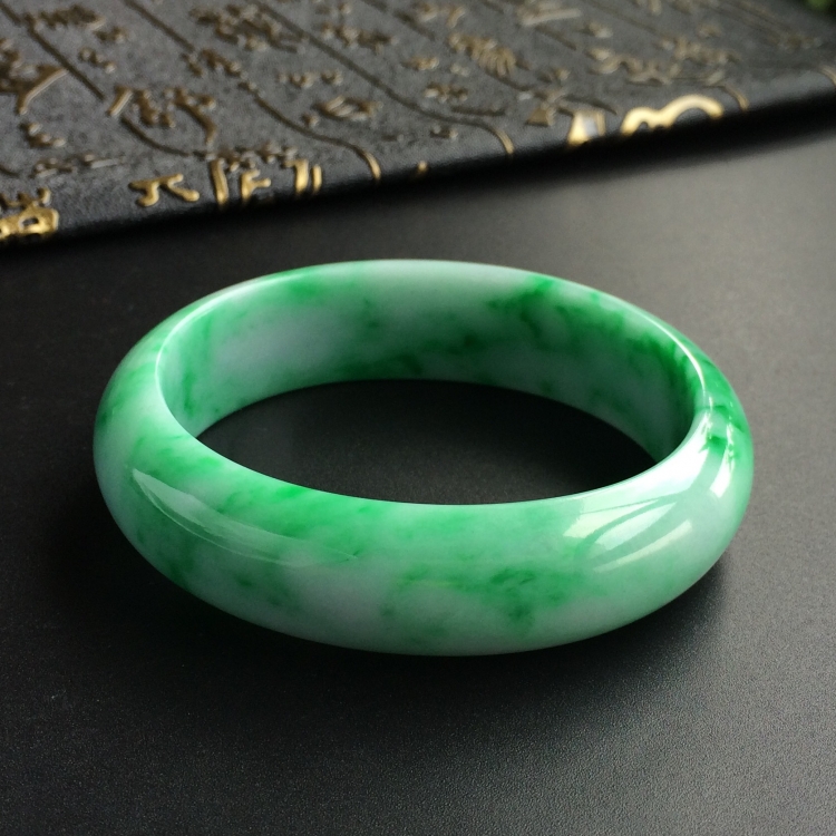 (超值推荐)糯冰种飘翠贵妃镯(58.2mm-50.6mm)