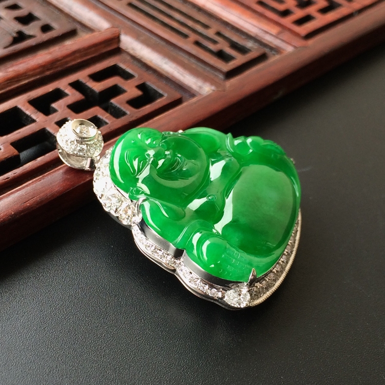 (超值推荐)糯冰种阳绿镶白金钻石玉佛胸坠