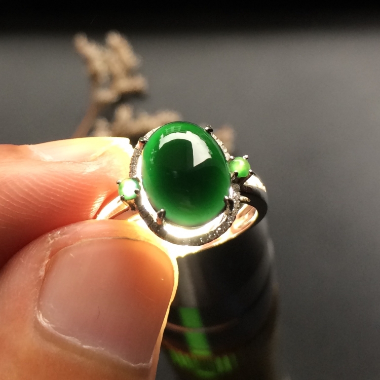 （超值推荐）冰种墨翠镶白金钻石戒指