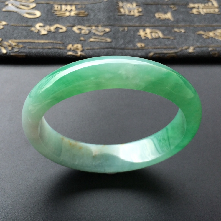 (超值推荐)糯冰种飘翠略带褐黄翡贵妃手镯(52.5mm-46.2mm)