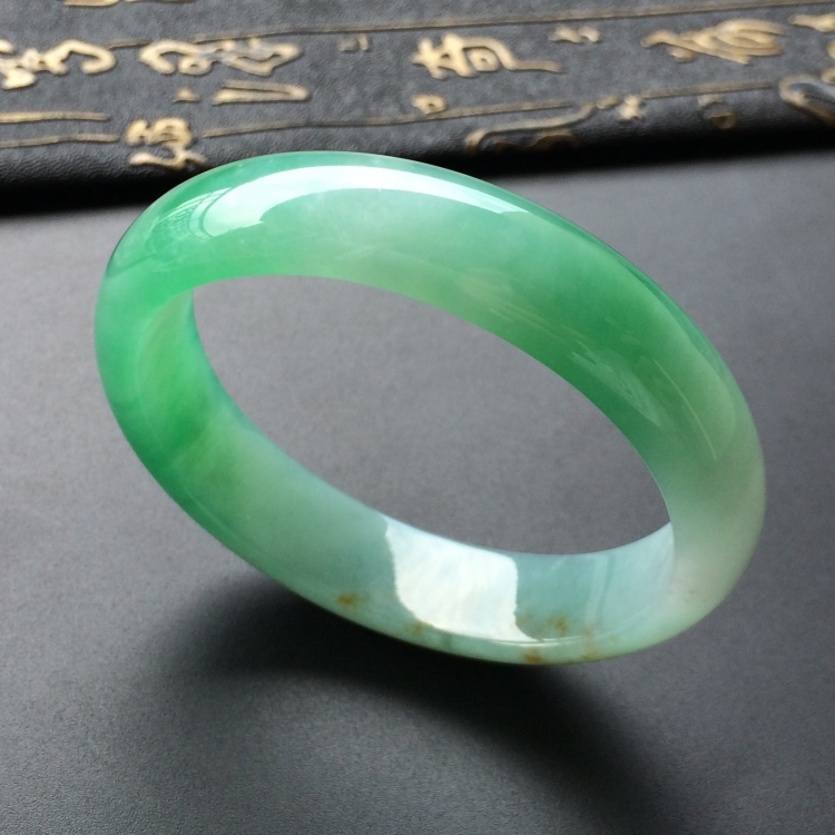 (超值推荐)糯冰种飘翠略带褐黄翡贵妃手镯(52.5mm-46.2mm)