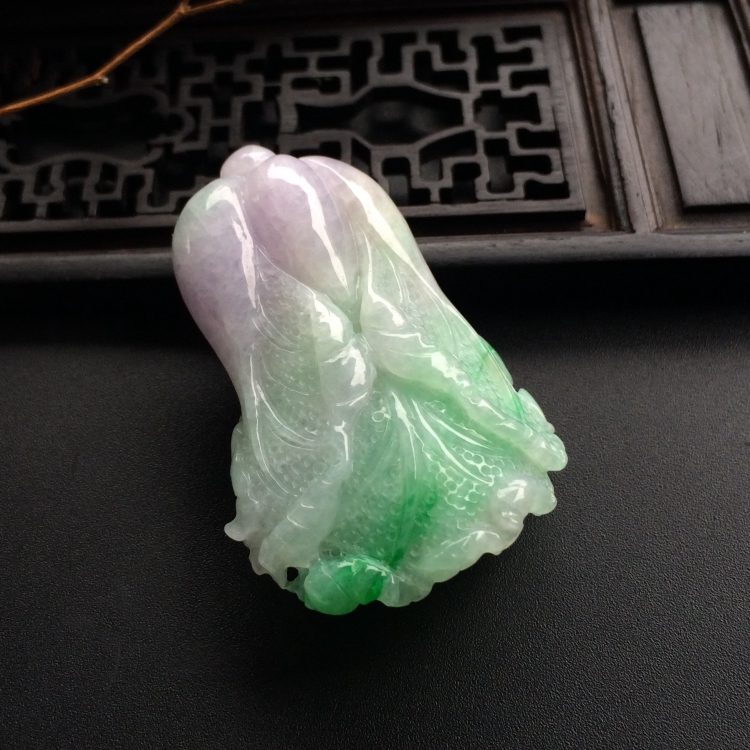 （超值推荐）糯冰种春带彩白菜挂件