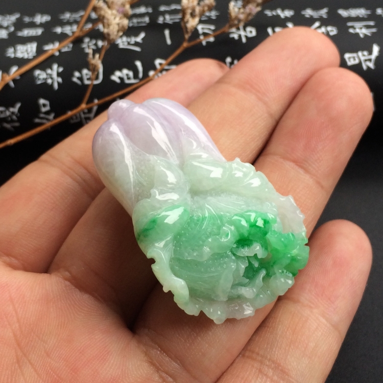 （超值推荐）糯冰种春带彩白菜挂件