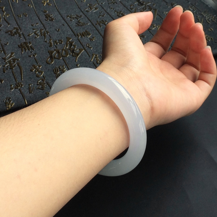 (超值推荐)糯冰种淡紫罗兰圆条手镯(57.2mm)