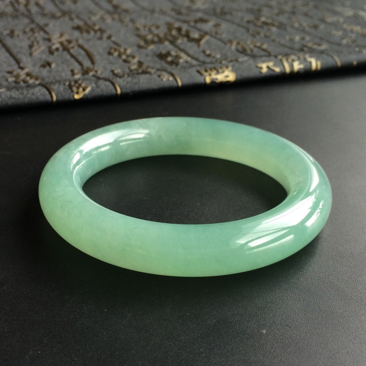(超值推荐)糯冰种绿晴水圆条手镯(56.2mm)
