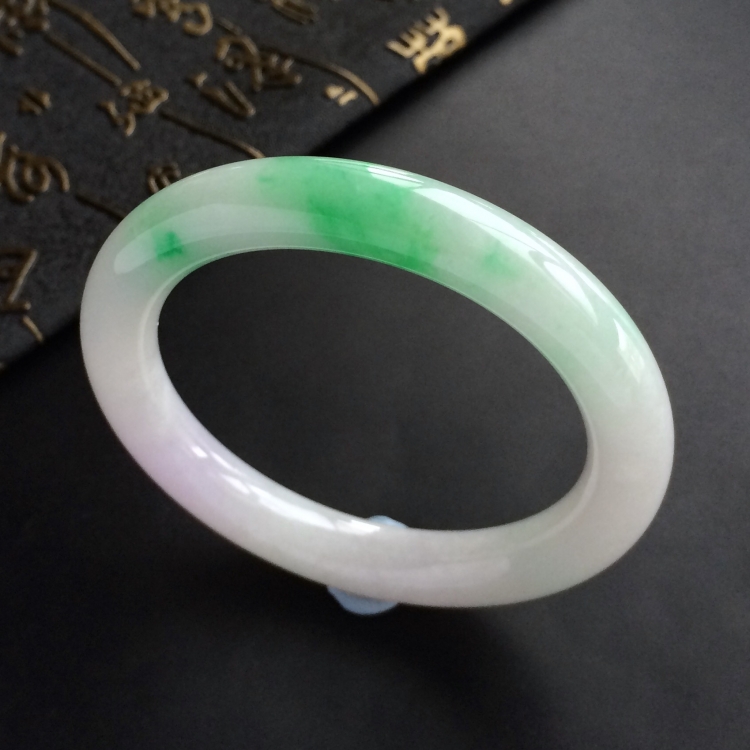 (超值推荐)糯冰种飘翠圆条手镯(52.4mm)