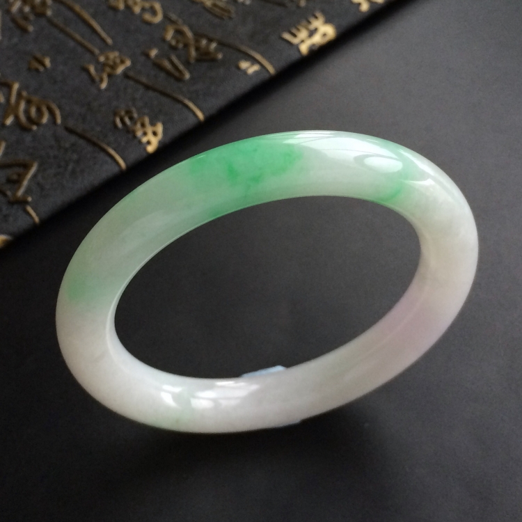 (超值推荐)糯冰种飘翠圆条手镯(52.4mm)