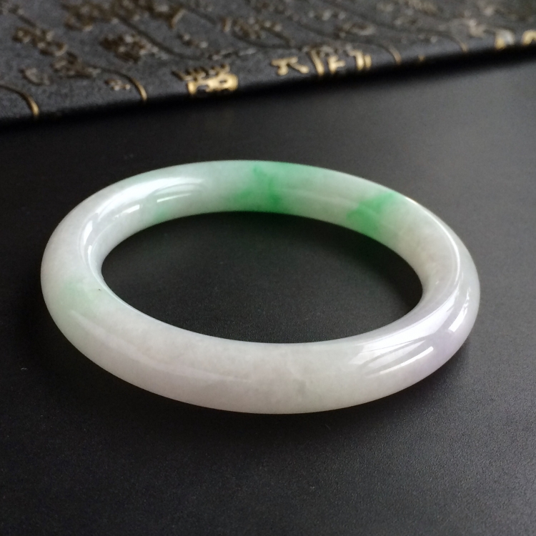 (超值推荐)糯冰种飘翠圆条手镯(52.4mm)