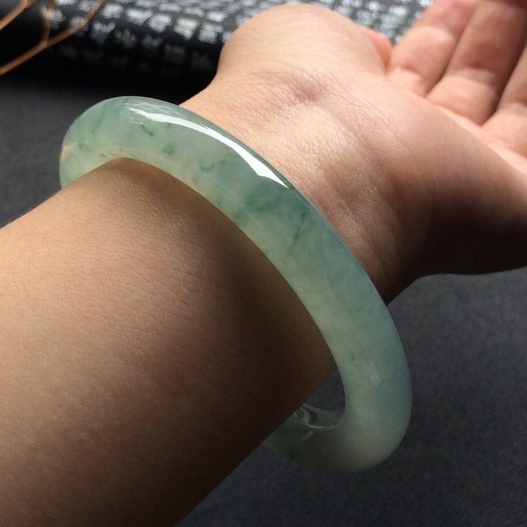 （超值推荐）冰种飘花圆条手镯（56mm）